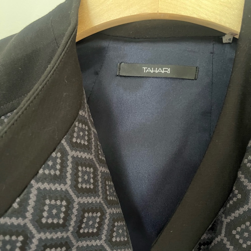 Tahari Black and Gray Women's Blazer - Picture 3 of 6
